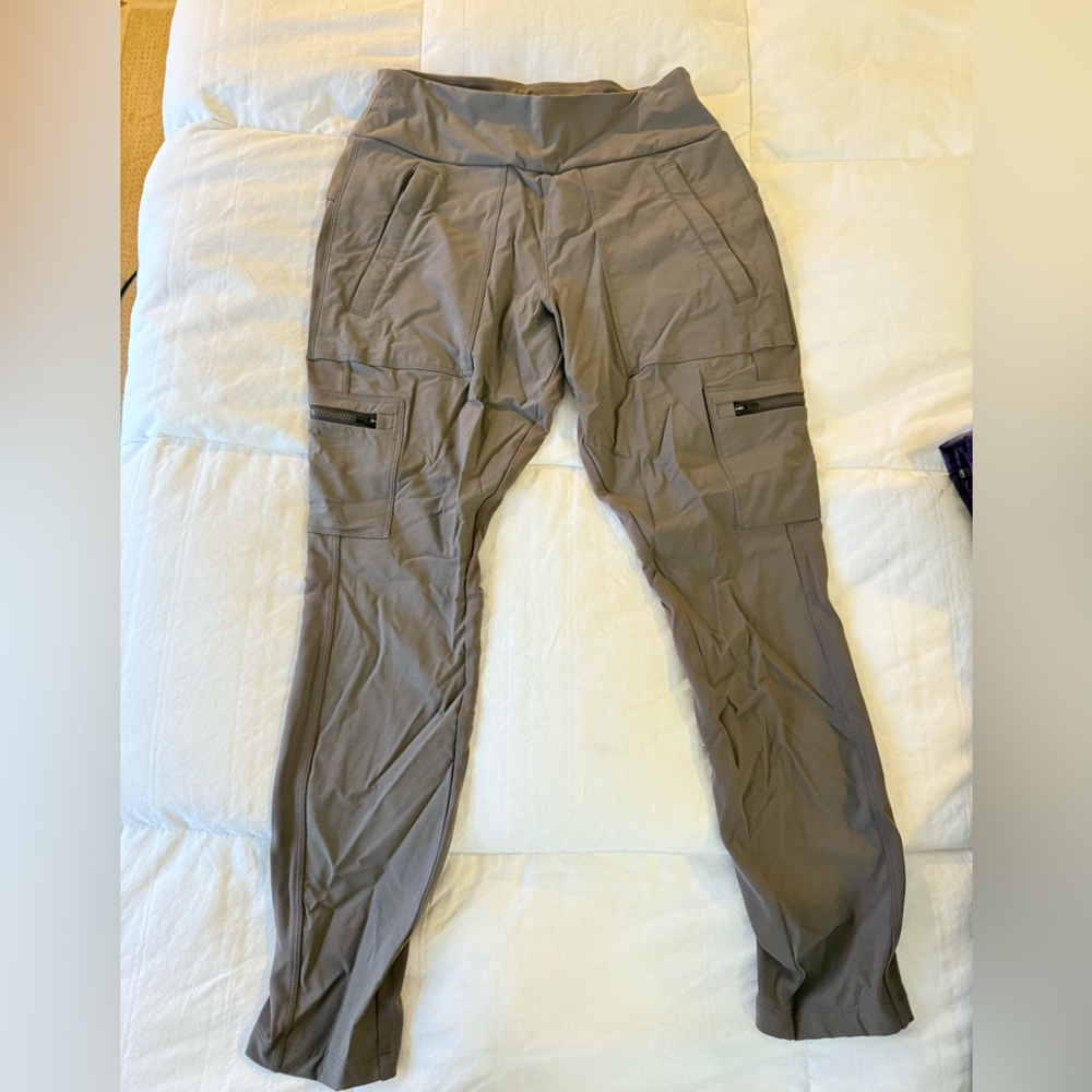 Athleta Women’s Headlands Hybrid Cargo Pant